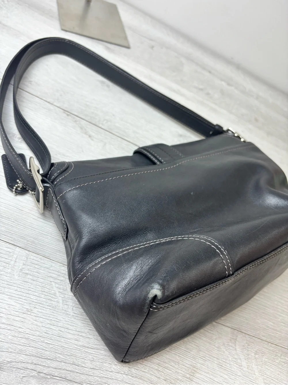 Coach Hampton Black Leather Buckle Flap Shoulder Bag Contrast Stitch Purse